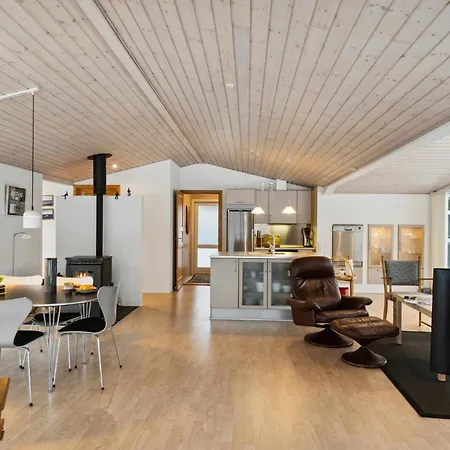 2 Bedroom Cozy In 耶鲁普
