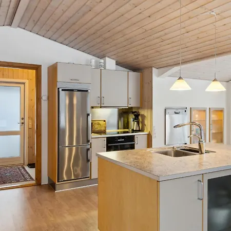 2 Bedroom Cozy In * 耶鲁普