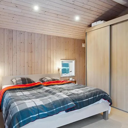2 Bedroom Cozy In 펜션 Jerup